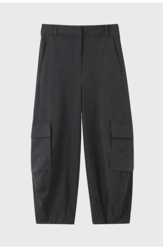 Women's High-Waist Cargo Trousers | Oversized Side Pockets | Tapered Leg