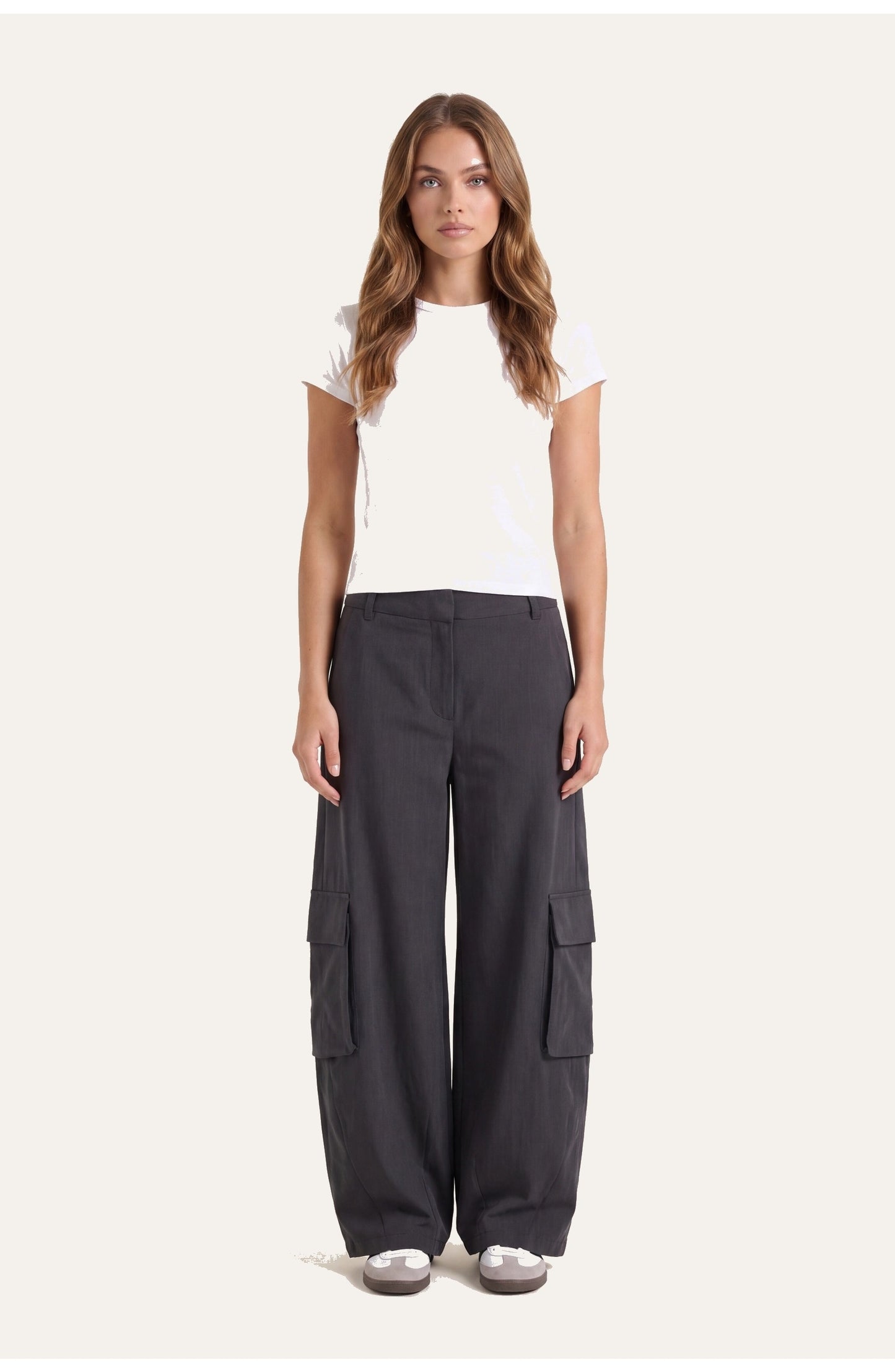Women's High-Waist Cargo Trousers | Oversized Side Pockets | Tapered Leg