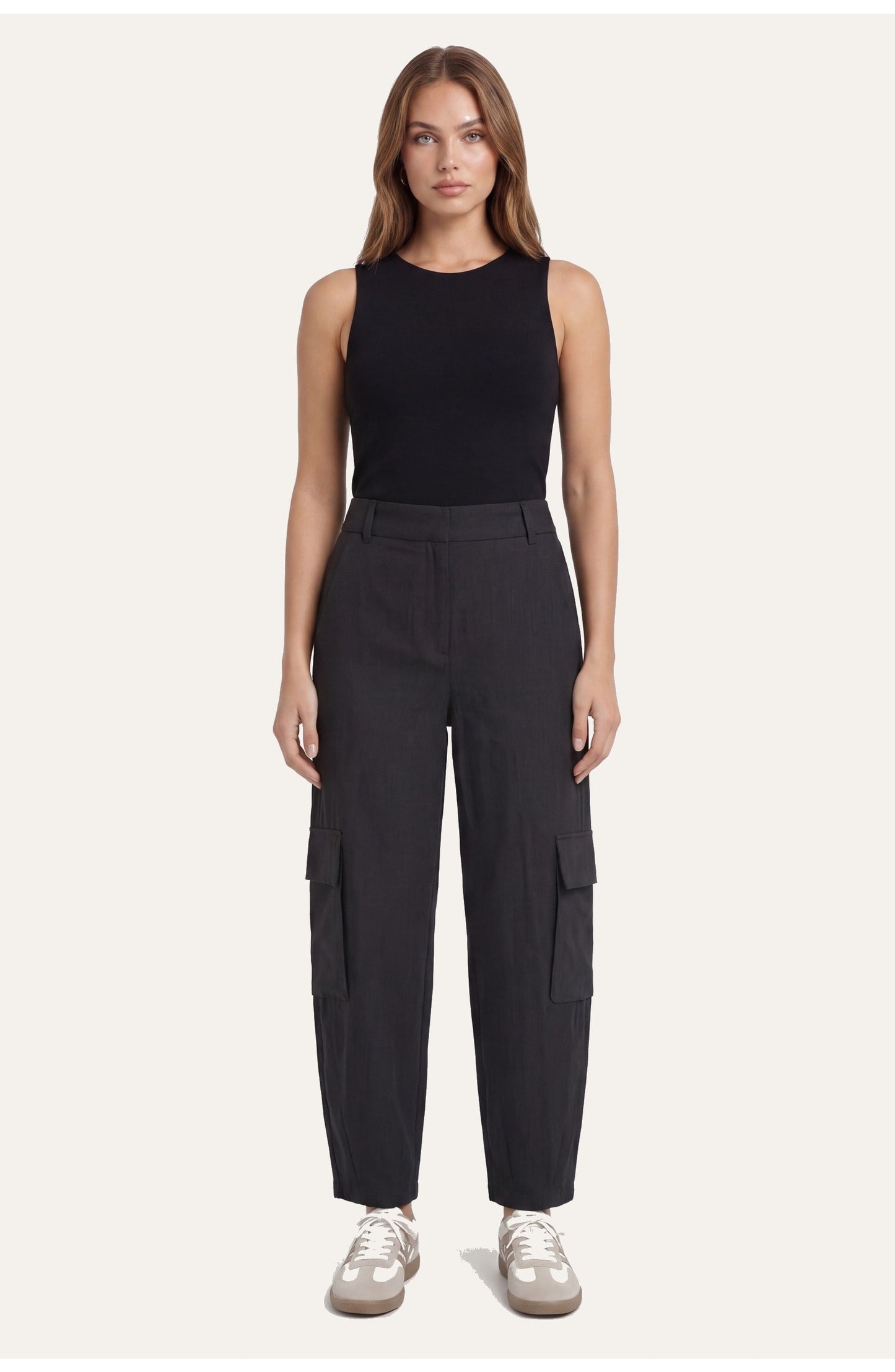 Women's High-Waist Cargo Trousers | Oversized Side Pockets | Tapered Leg