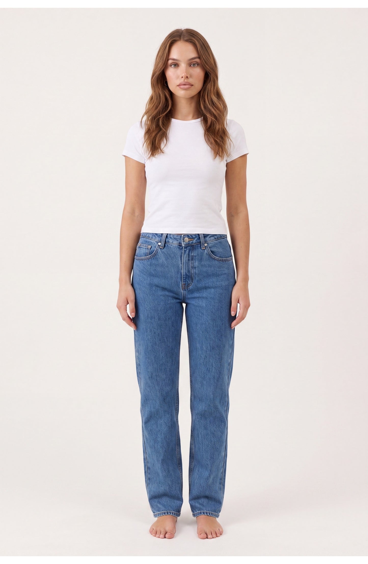 Women's Straight-Leg Jeans | Mid Wash | Five-Pocket